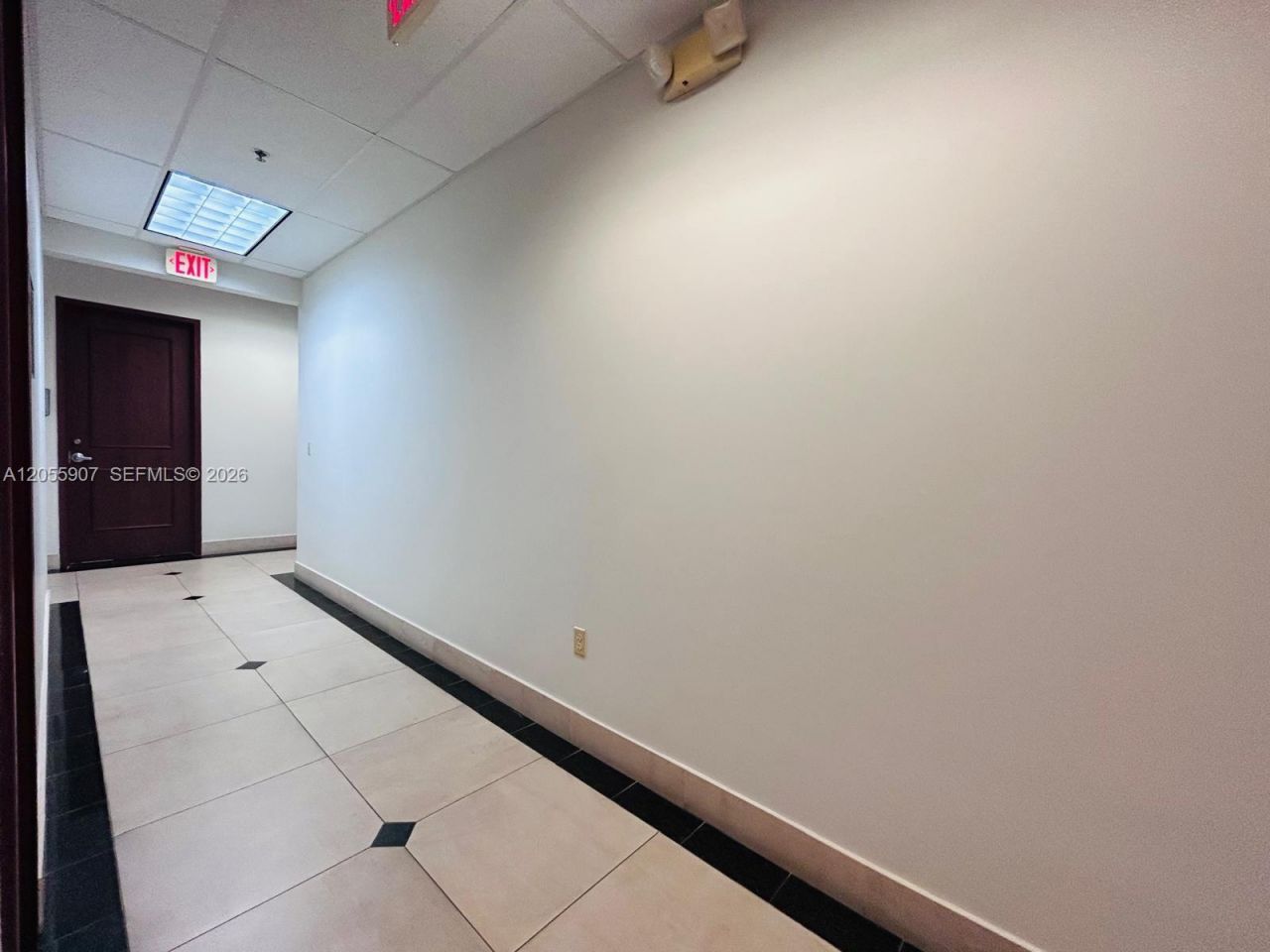 2893 Executive Park Dr, Unit 106, Weston, FL 33331 Photo