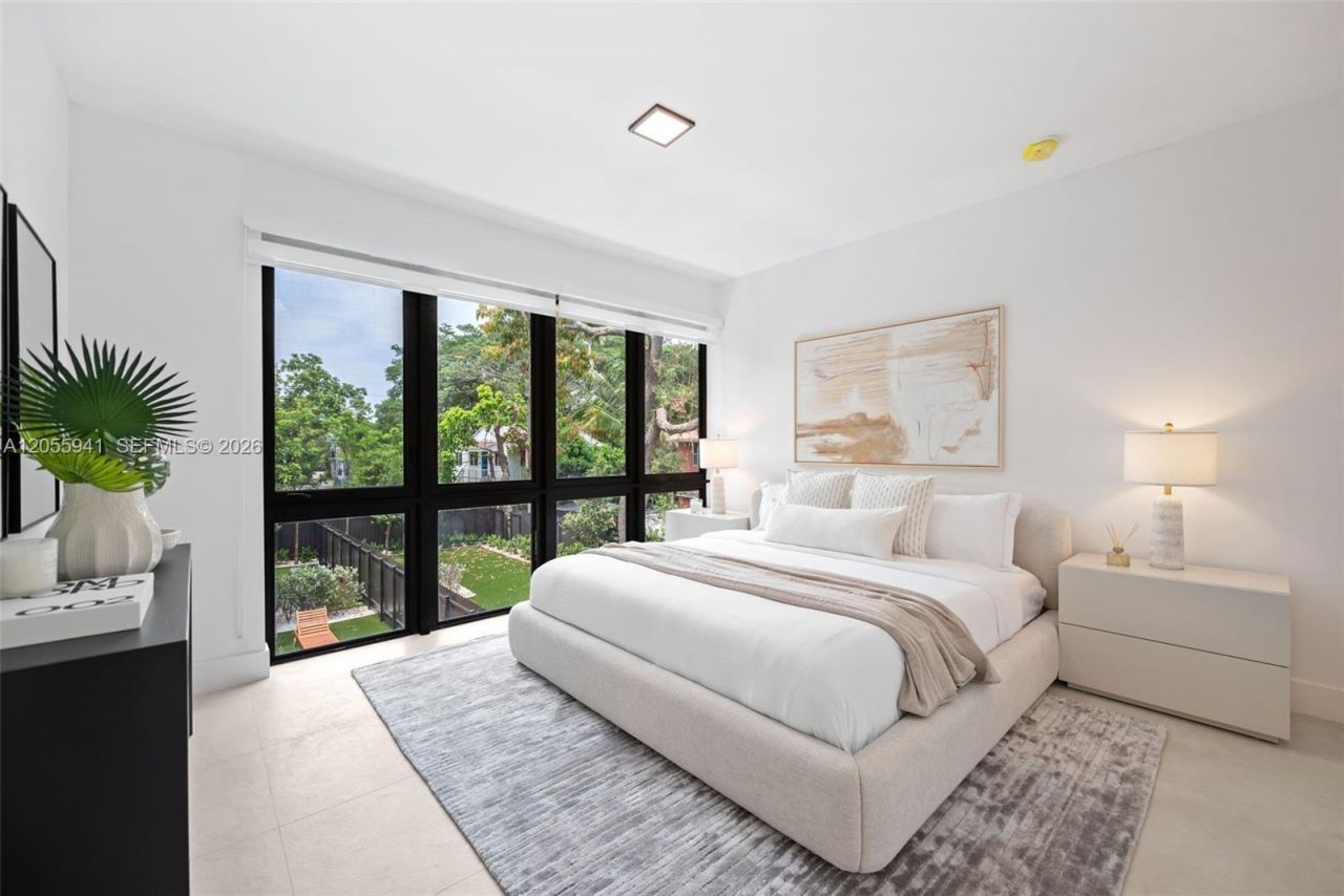 53 NW 52nd St, Miami, FL 33127 Photo