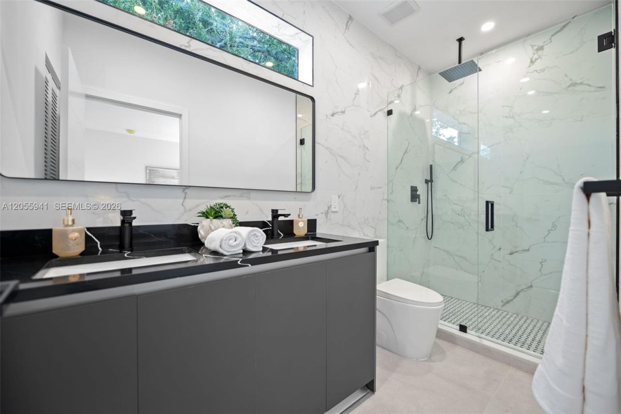 53 NW 52nd St, Miami, FL 33127 Photo