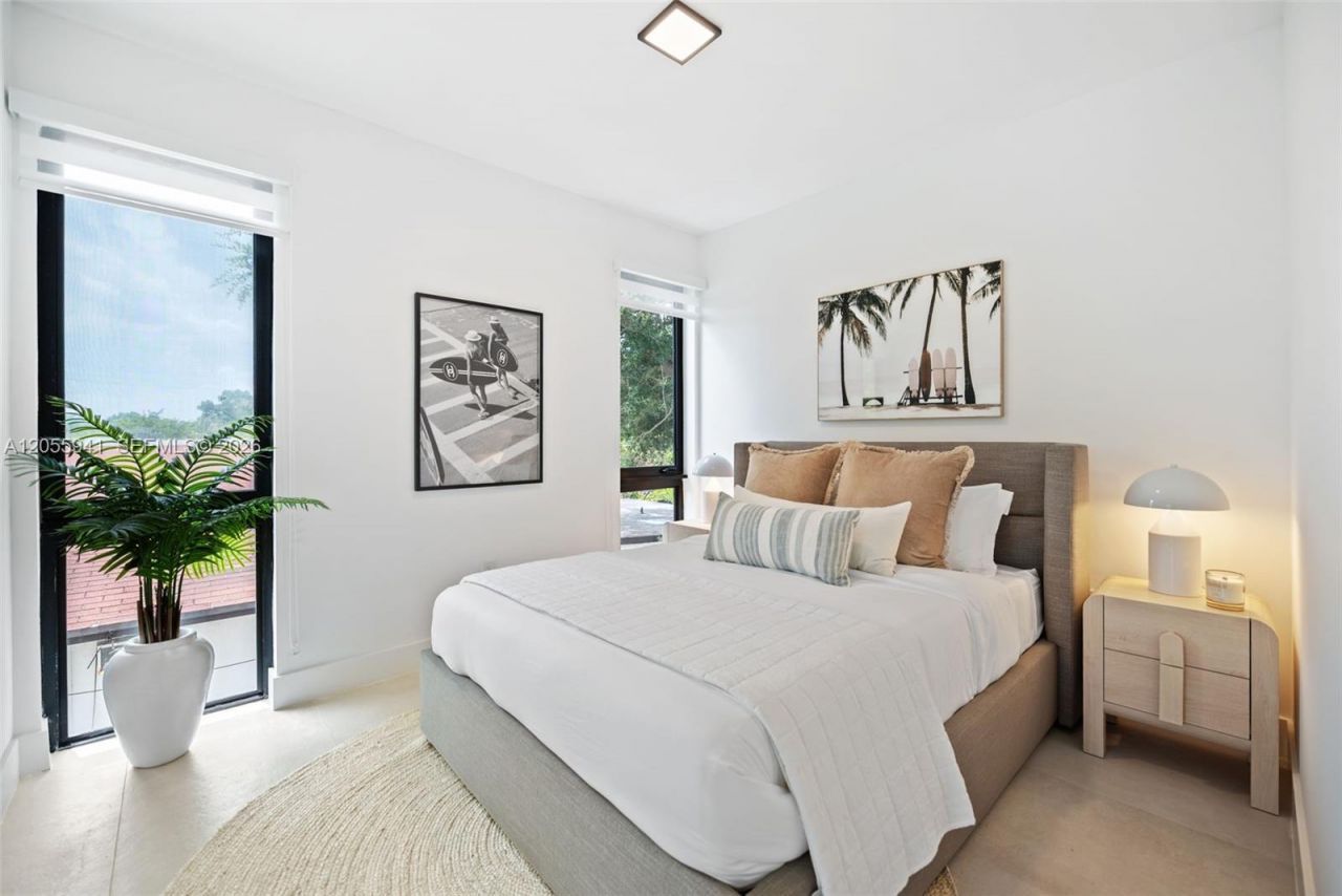 53 NW 52nd St, Miami, FL 33127 Photo