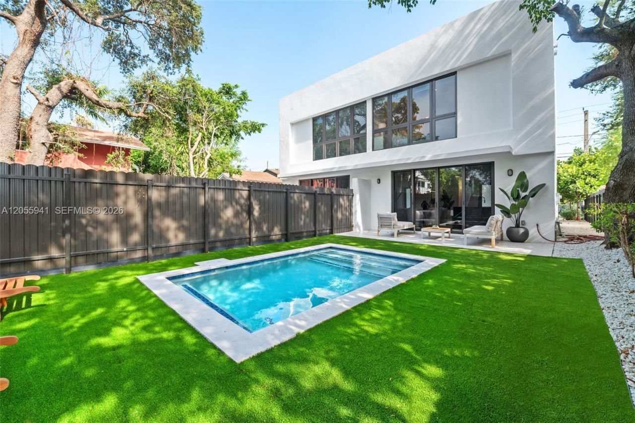 53 NW 52nd St, Miami, FL 33127 Photo