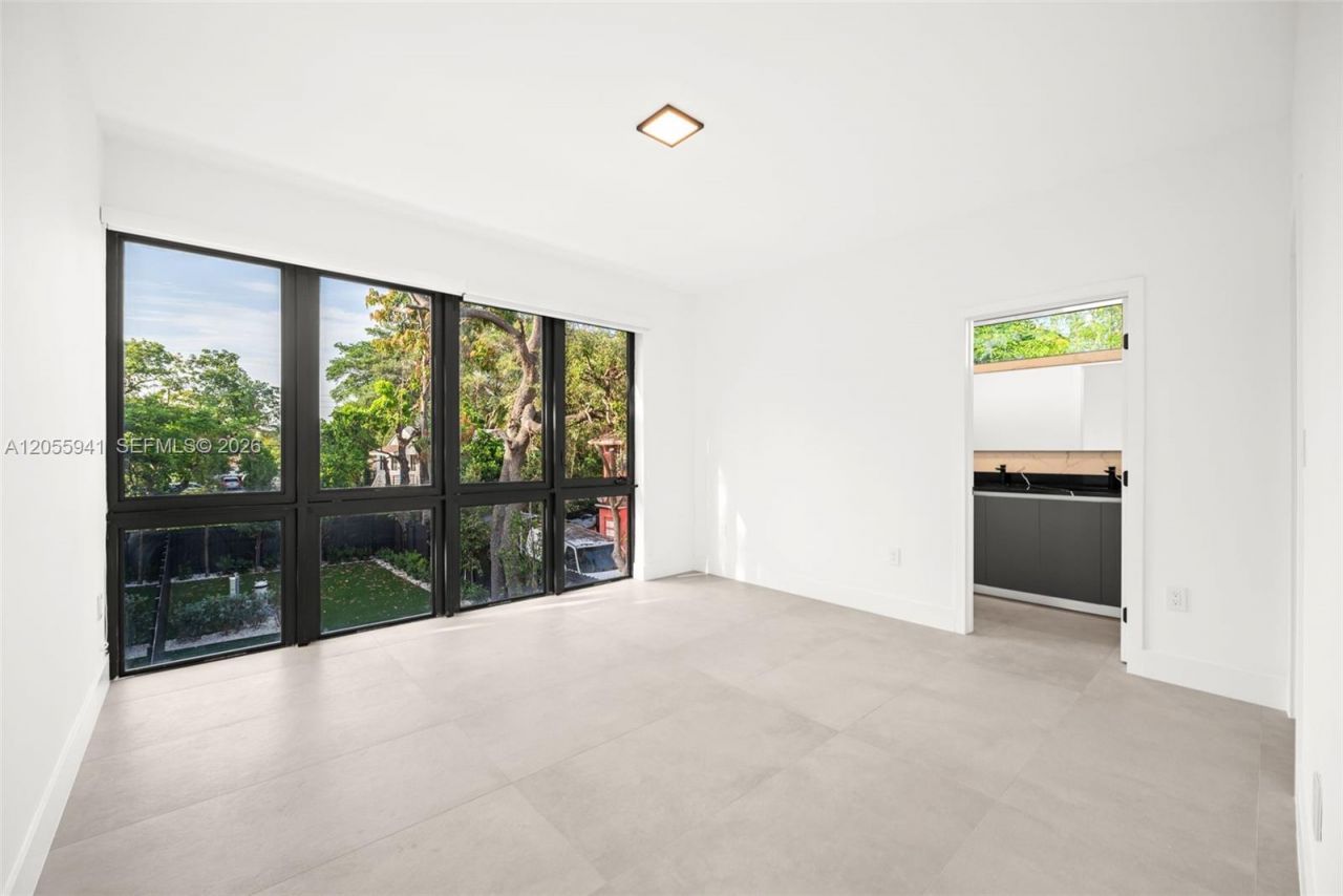 53 NW 52nd St, Miami, FL 33127 Photo
