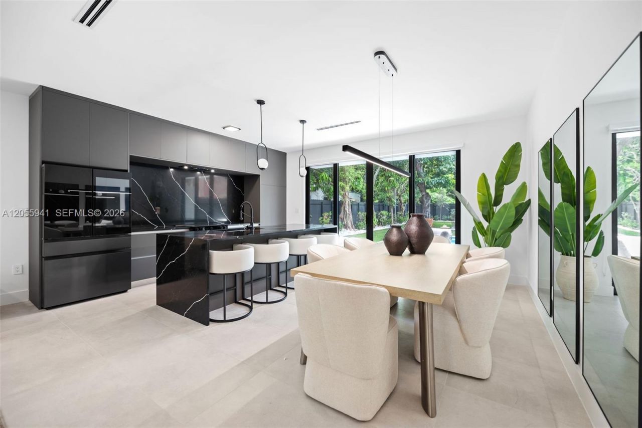 53 NW 52nd St, Miami, FL 33127 Photo