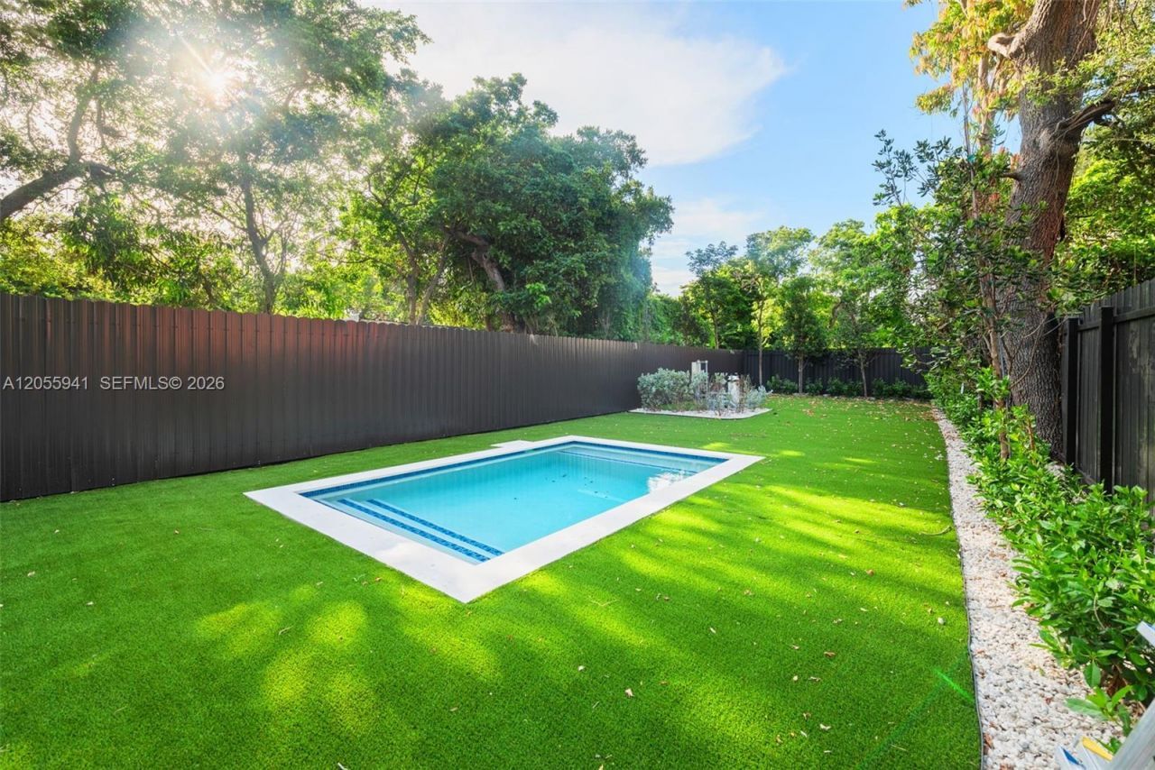 53 NW 52nd St, Miami, FL 33127 Photo
