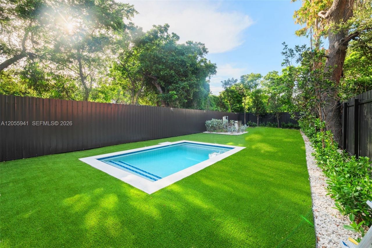 53 NW 52nd St, Miami, FL 33127 Photo