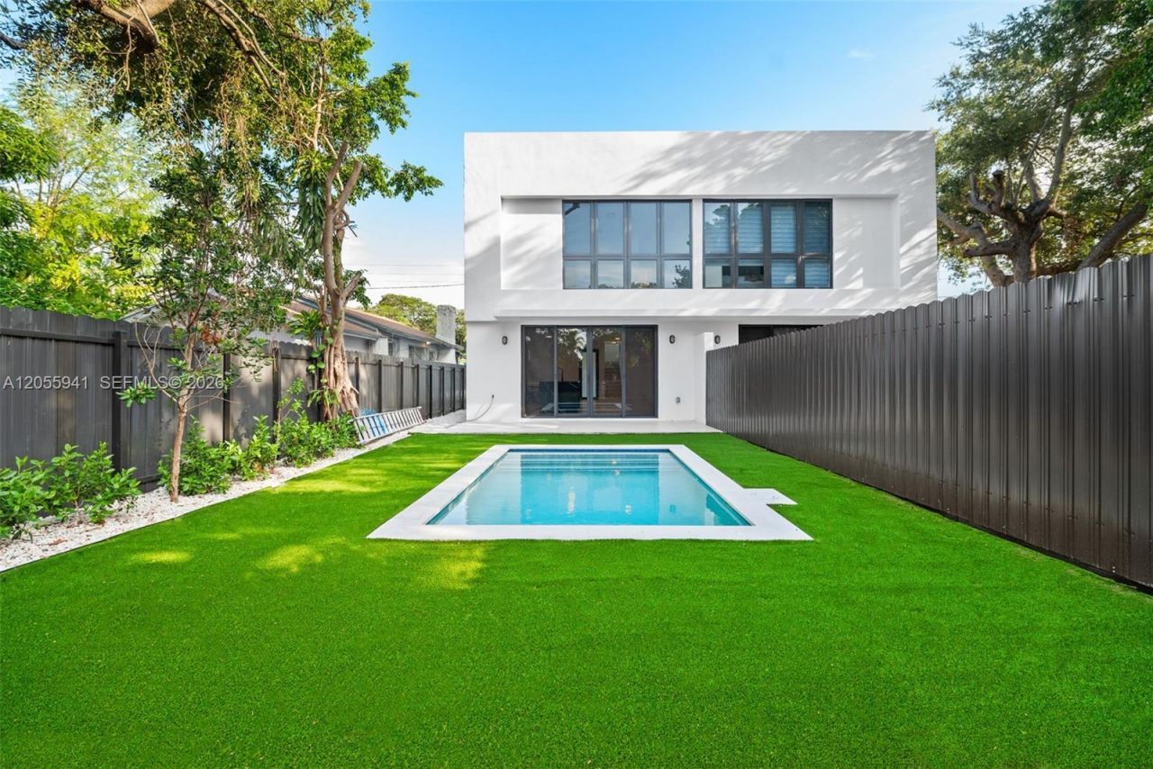 53 NW 52nd St, Miami, FL 33127 Photo