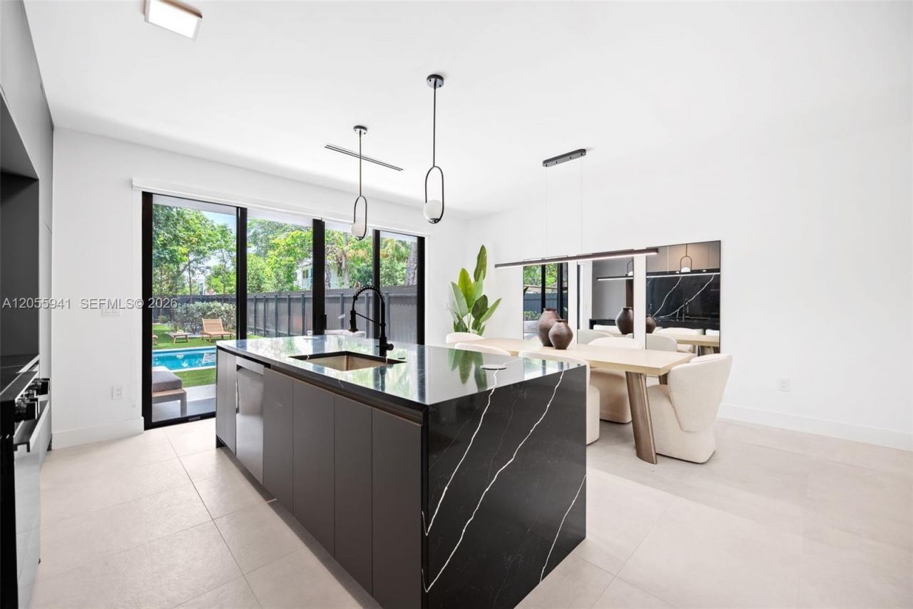 53 NW 52nd St, Miami, FL 33127 Photo