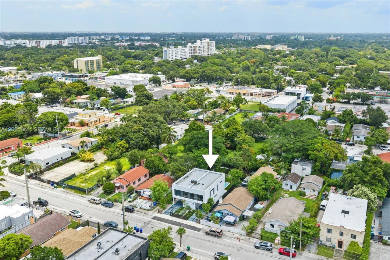 53 NW 52nd St, Miami, FL 33127 Photo