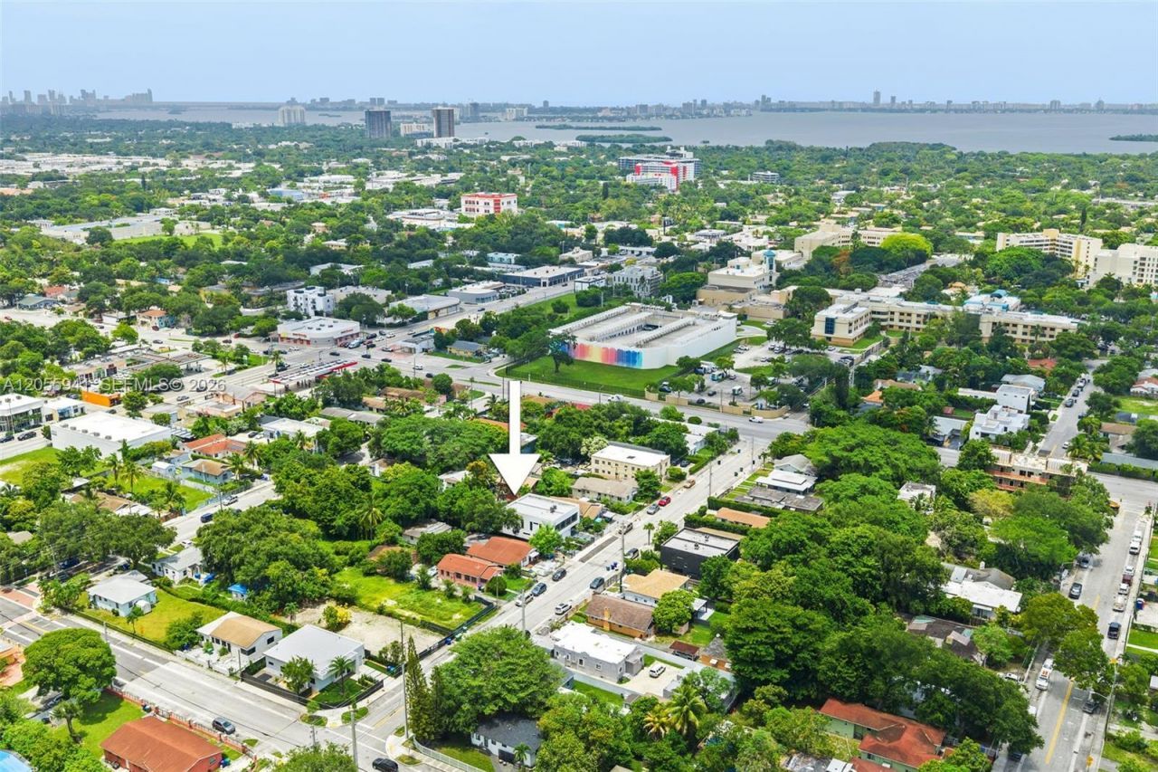 53 NW 52nd St, Miami, FL 33127 Photo