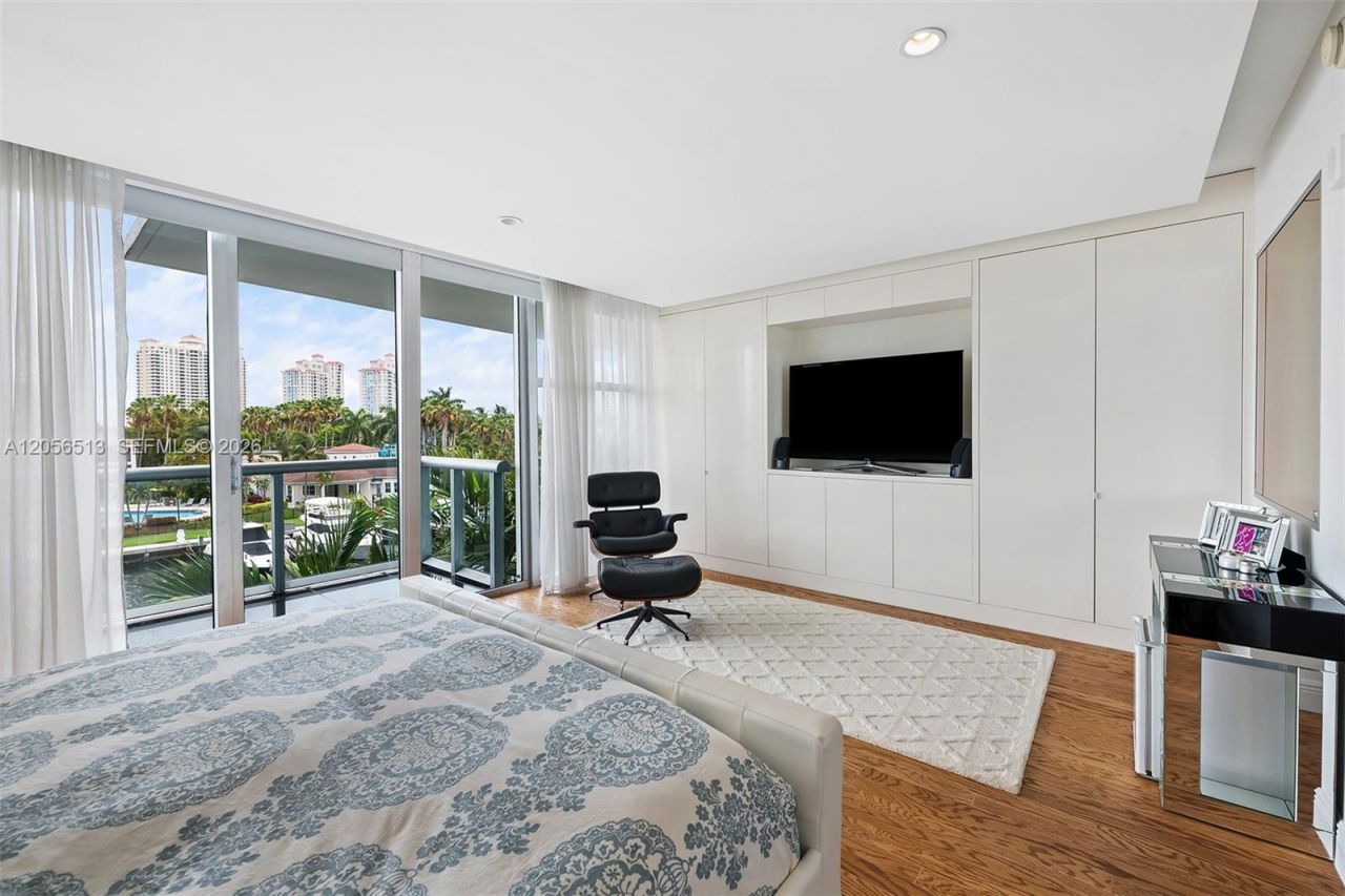 3131 NE 188th St , Unit 1-301, Aventura, FL 33180 Photo