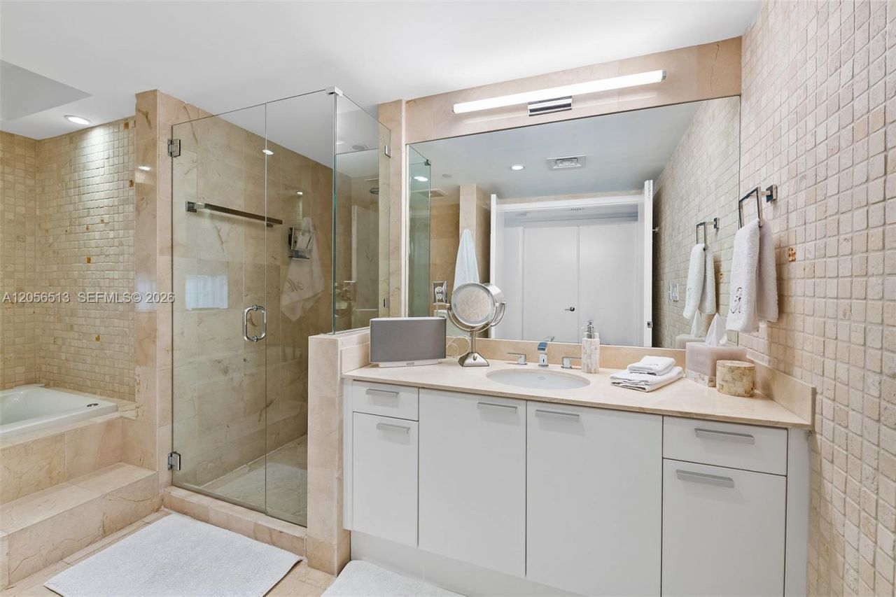 3131 NE 188th St , Unit 1-301, Aventura, FL 33180 Photo