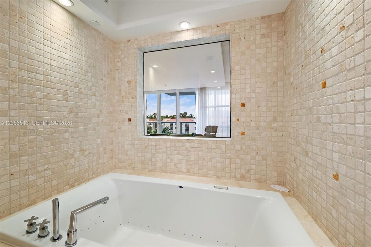 3131 NE 188th St , Unit 1-301, Aventura, FL 33180 Photo