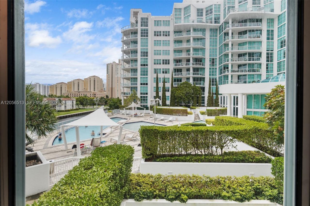 3131 NE 188th St , Unit 1-301, Aventura, FL 33180 Photo