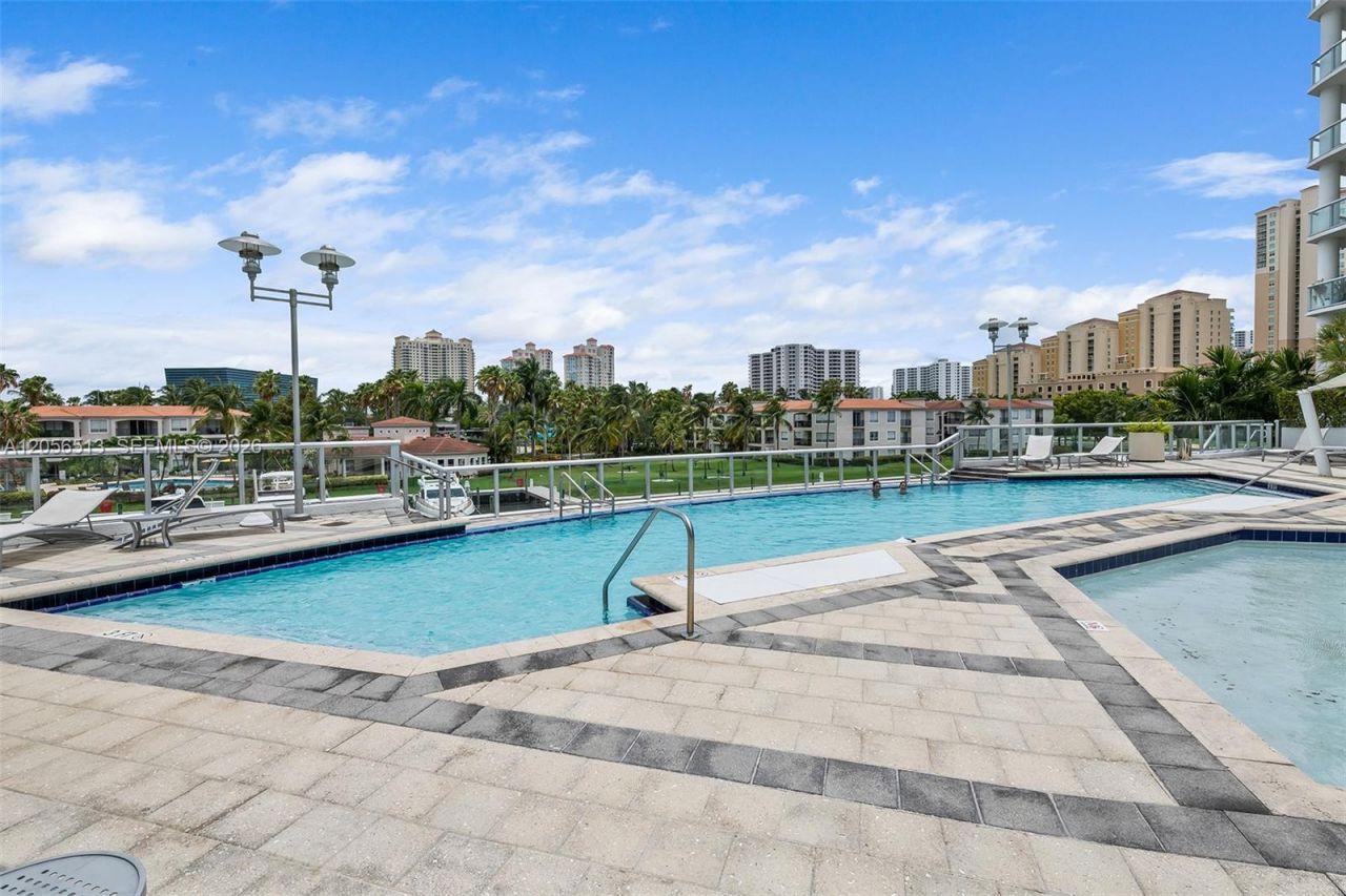 3131 NE 188th St , Unit 1-301, Aventura, FL 33180 Photo
