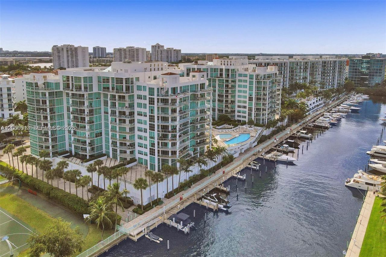3131 NE 188th St , Unit 1-301, Aventura, FL 33180 Photo