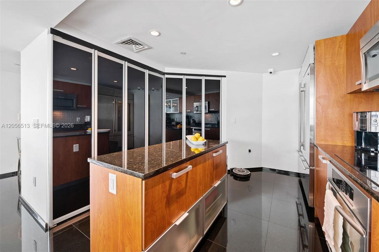 3131 NE 188th St , Unit 1-301, Aventura, FL 33180 Photo