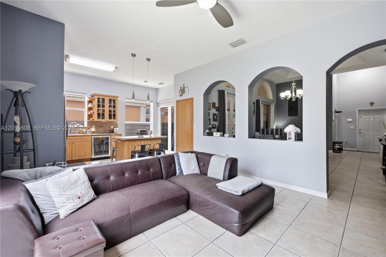 2233 SE 14th Cir , Homestead, FL 33035 Photo