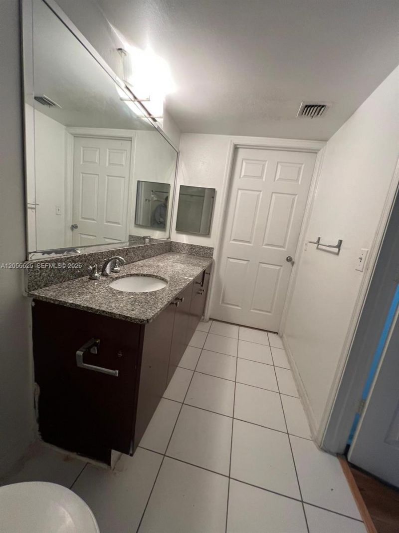 2494 Centergate Dr, Unit 103, Miramar, FL 33025 Photo