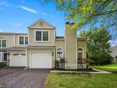 32 PARKVIEW WAY, NEWTOWN, PA 18940
