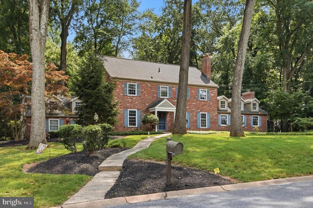 13 STONEHENGE LANE, MALVERN, PA 19355