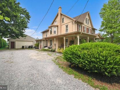 153 S JACKSON STREET Strasburg, PA 17579