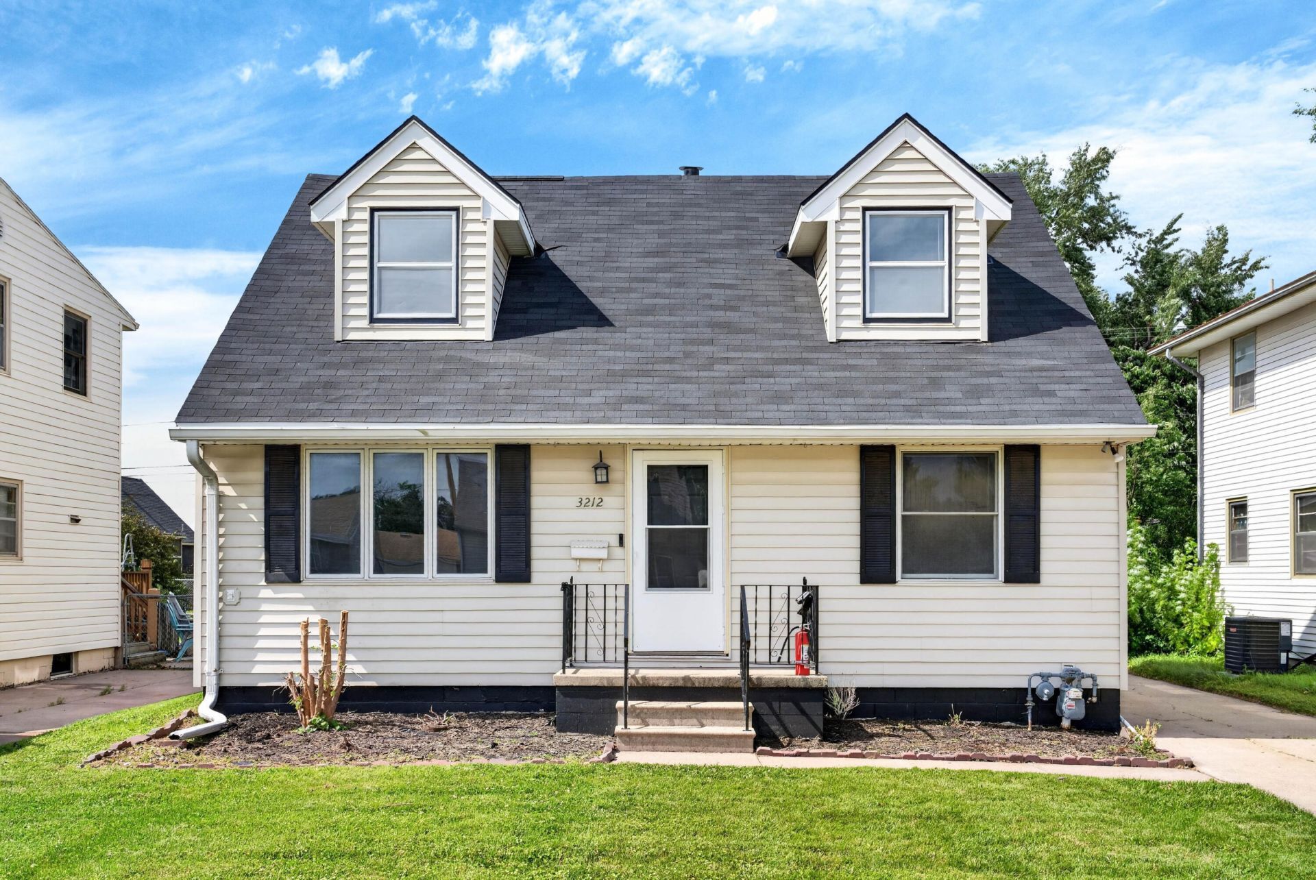 3212 3rd Avenue, Council Bluffs, IA 51501 Main Photo