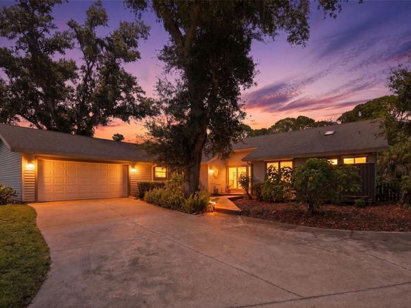 881 PINTO CIRCLE, NOKOMIS, FL 34275
