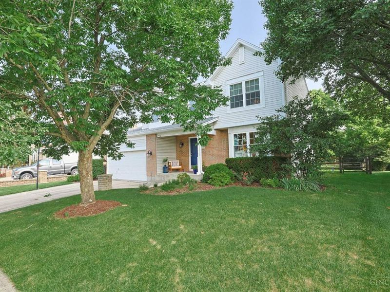 6692 Falling Leaves Court, Mason, OH 45040 Photo 2