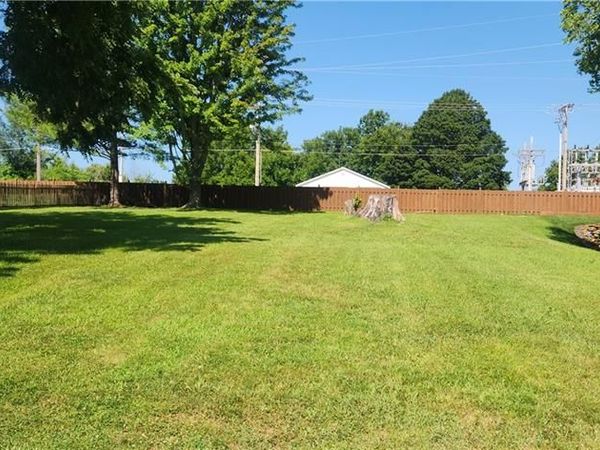 108 Shoreline Drive, Louisburg, KS 66053