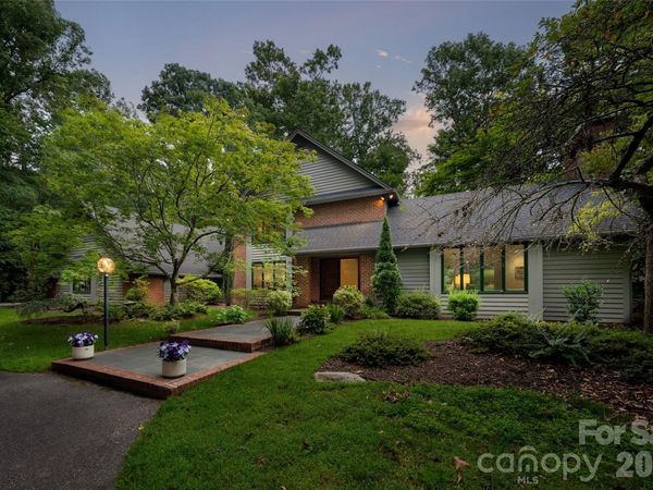 12 Stuyvesant Crescent, Asheville, NC 28803