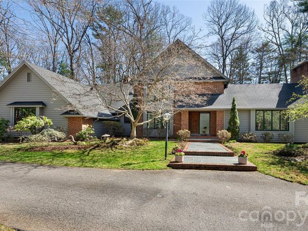 12 Stuyvesant Crescent, Asheville, NC 28803