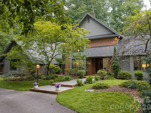 12 Stuyvesant Crescent, Asheville, NC 28803
