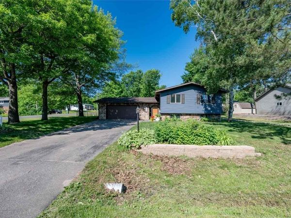 4621 5th Avenue W, Hibbing, MN 55746