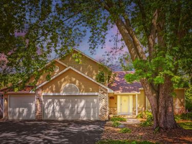 7901 Lilac Lane, Victoria, MN 55386