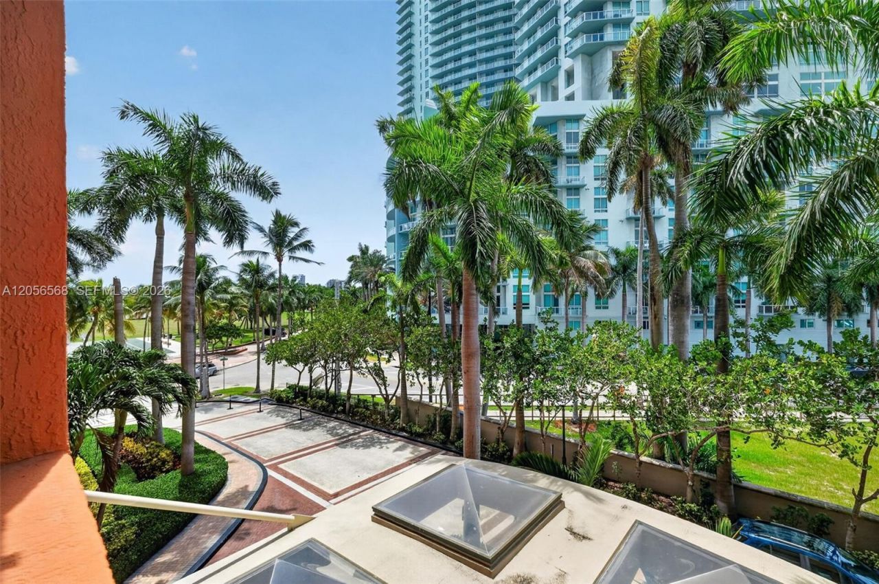 2000 N Bayshore Dr, Unit 306, Miami, FL 33137 Photo