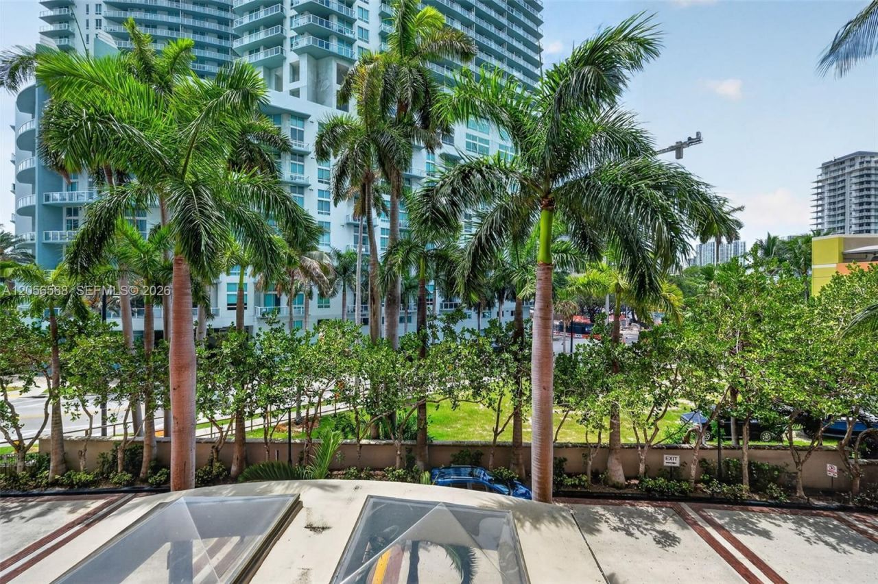 2000 N Bayshore Dr, Unit 306, Miami, FL 33137 Photo