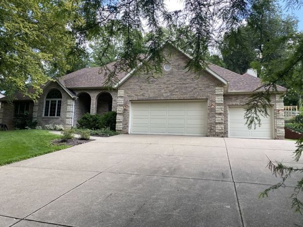 5000 Center Court , Bettendorf, IA 52722