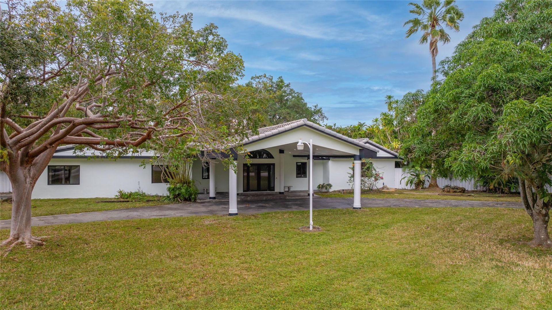 13401 SW 83rd Avenue, Pinecrest, FL 33156 Photo