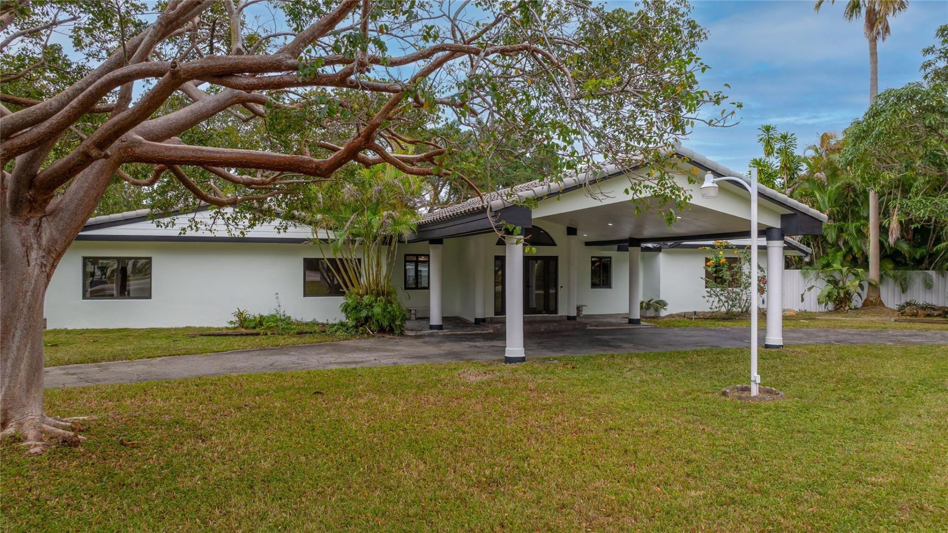 13401 SW 83rd Avenue, Pinecrest, FL 33156 Photo