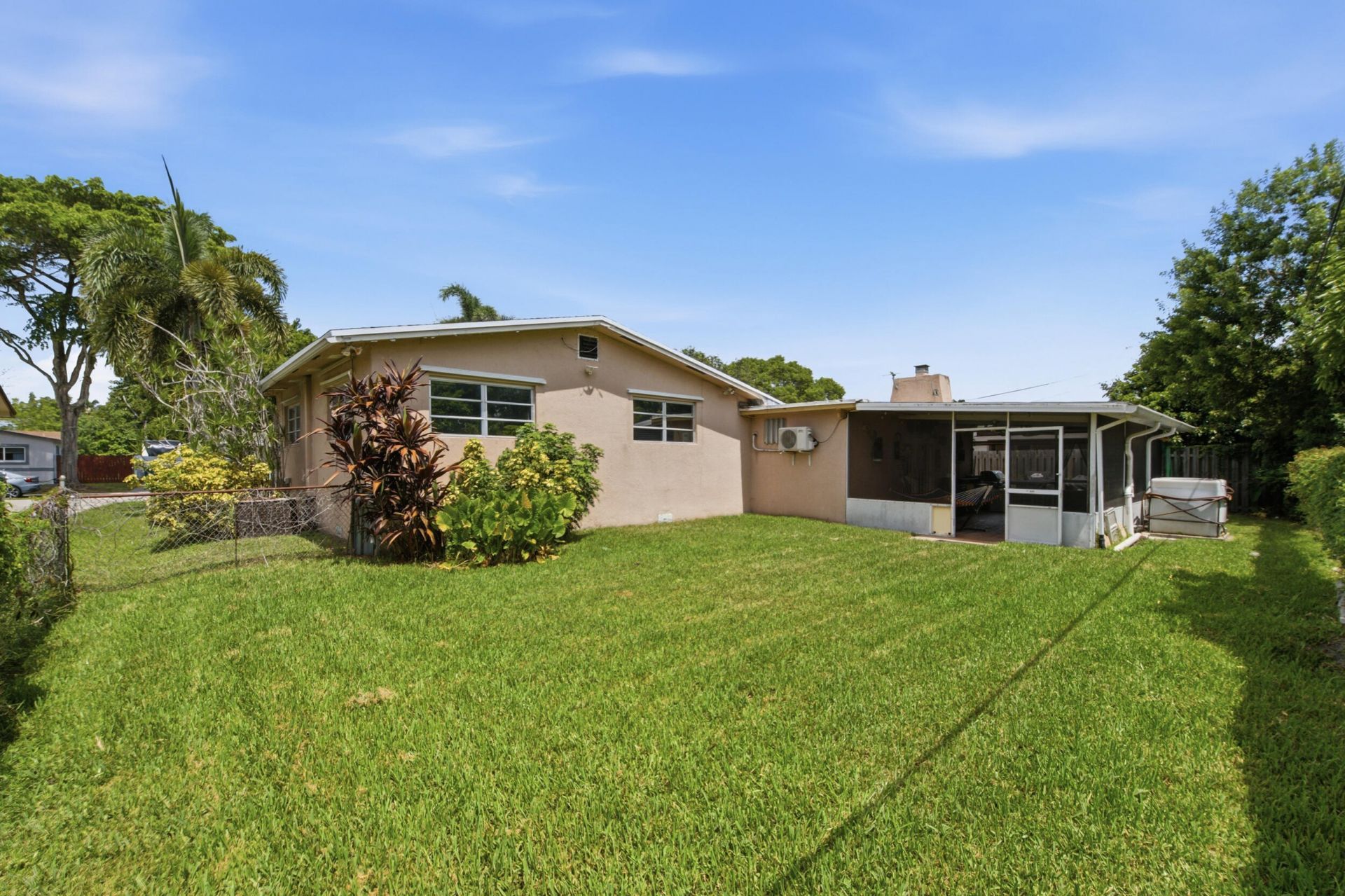 4930 SW 90th Way, Cooper City, FL 33328 Photo
