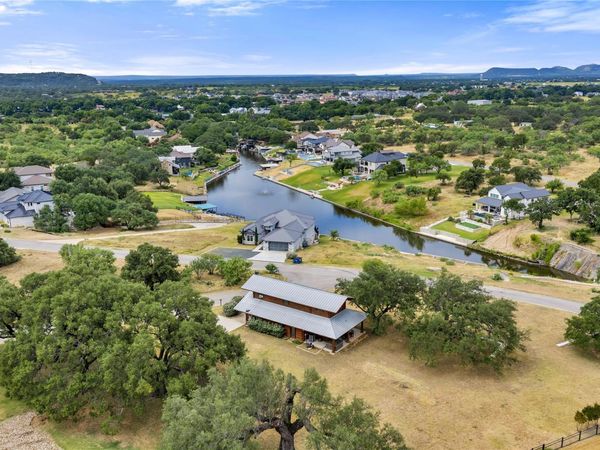 105 Stacia LN , Kingsland, TX 78639