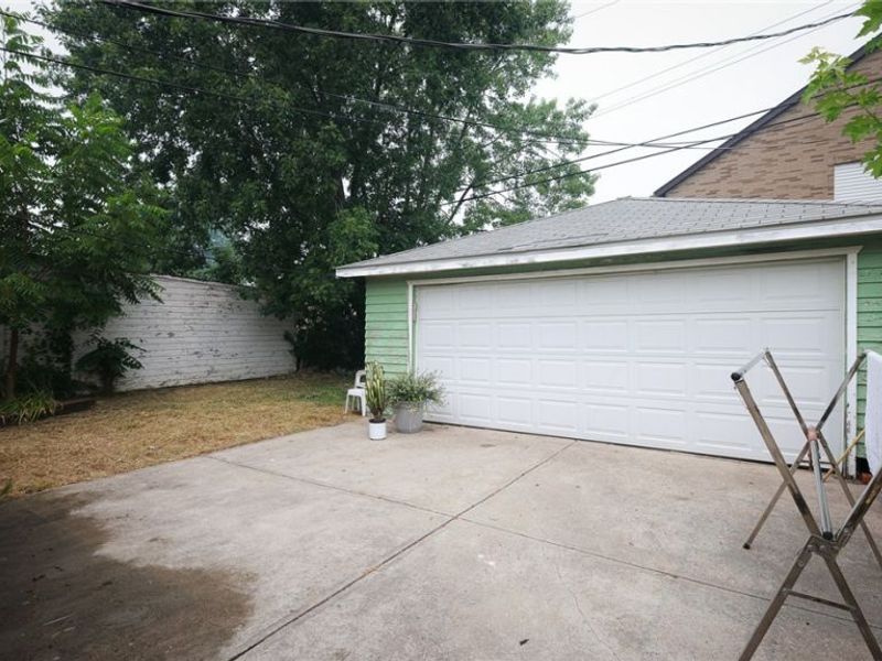 11820 Guardian Boulevard, Cleveland, OH 44135 Photo 12