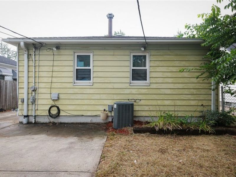 11820 Guardian Boulevard, Cleveland, OH 44135 Photo 16