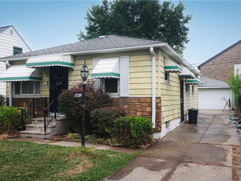 11820 Guardian Boulevard, Cleveland, OH 44135 Photo 17