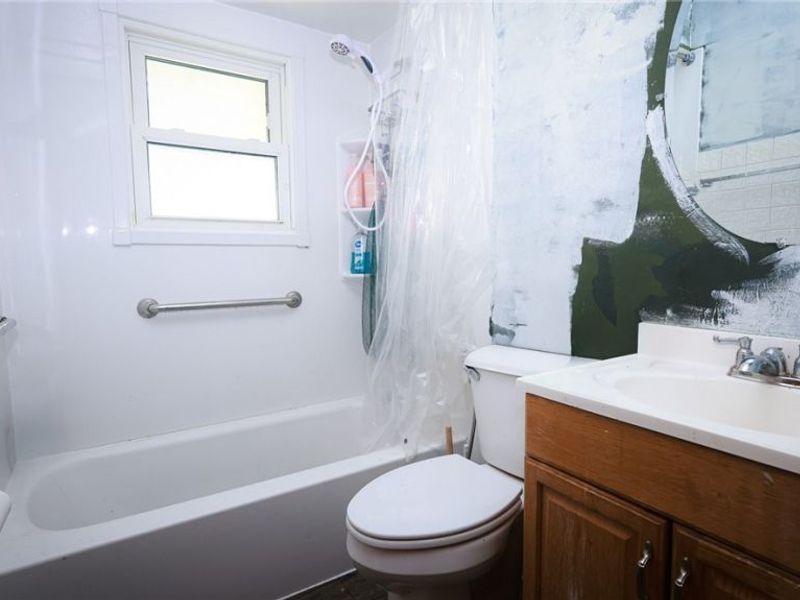 11820 Guardian Boulevard, Cleveland, OH 44135 Photo 4