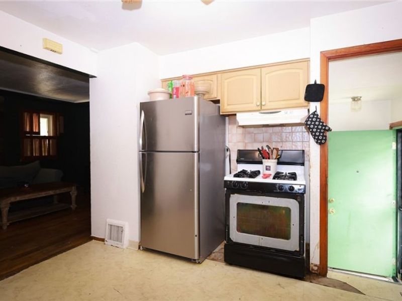 11820 Guardian Boulevard, Cleveland, OH 44135 Photo 7