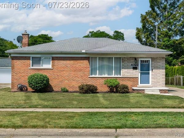 26731 Kelsey Drive, Warren, MI 48091