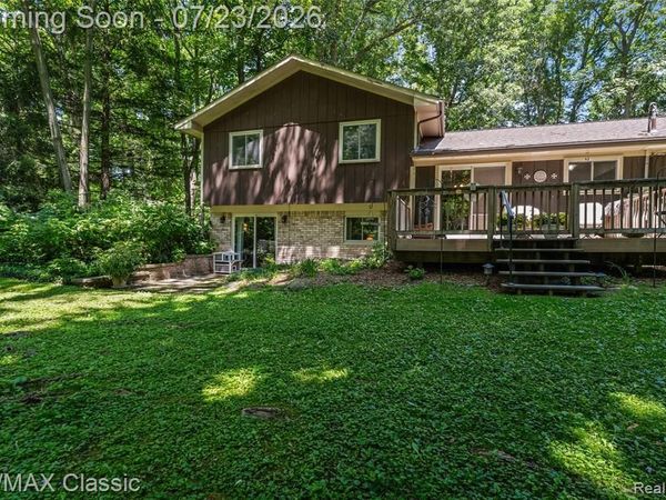 48155 9 Mile Road, Novi, MI 48167