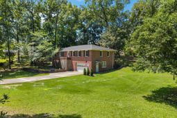 1323 Redwood Drive photo 4
