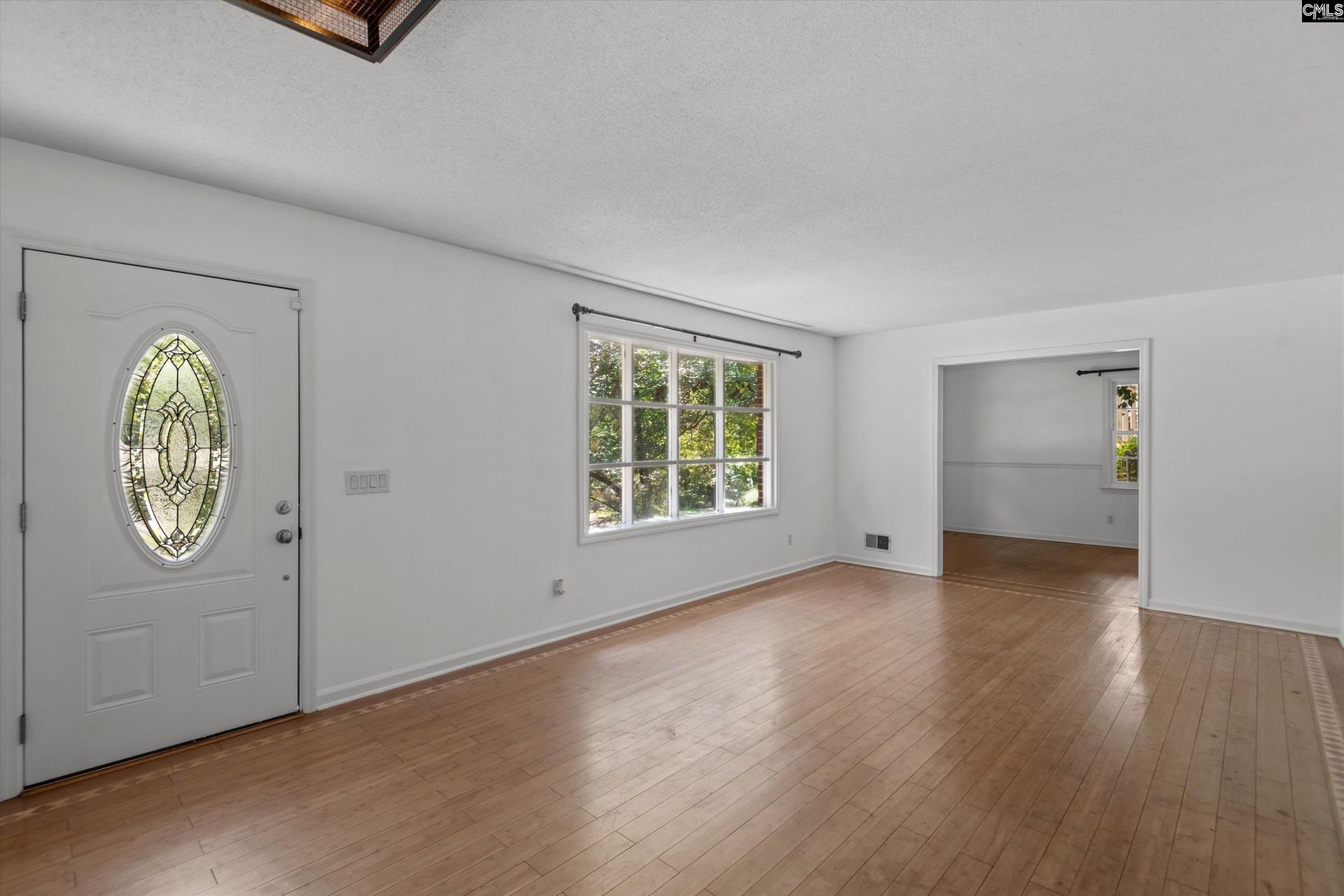 1323 Redwood Drive Photo 6